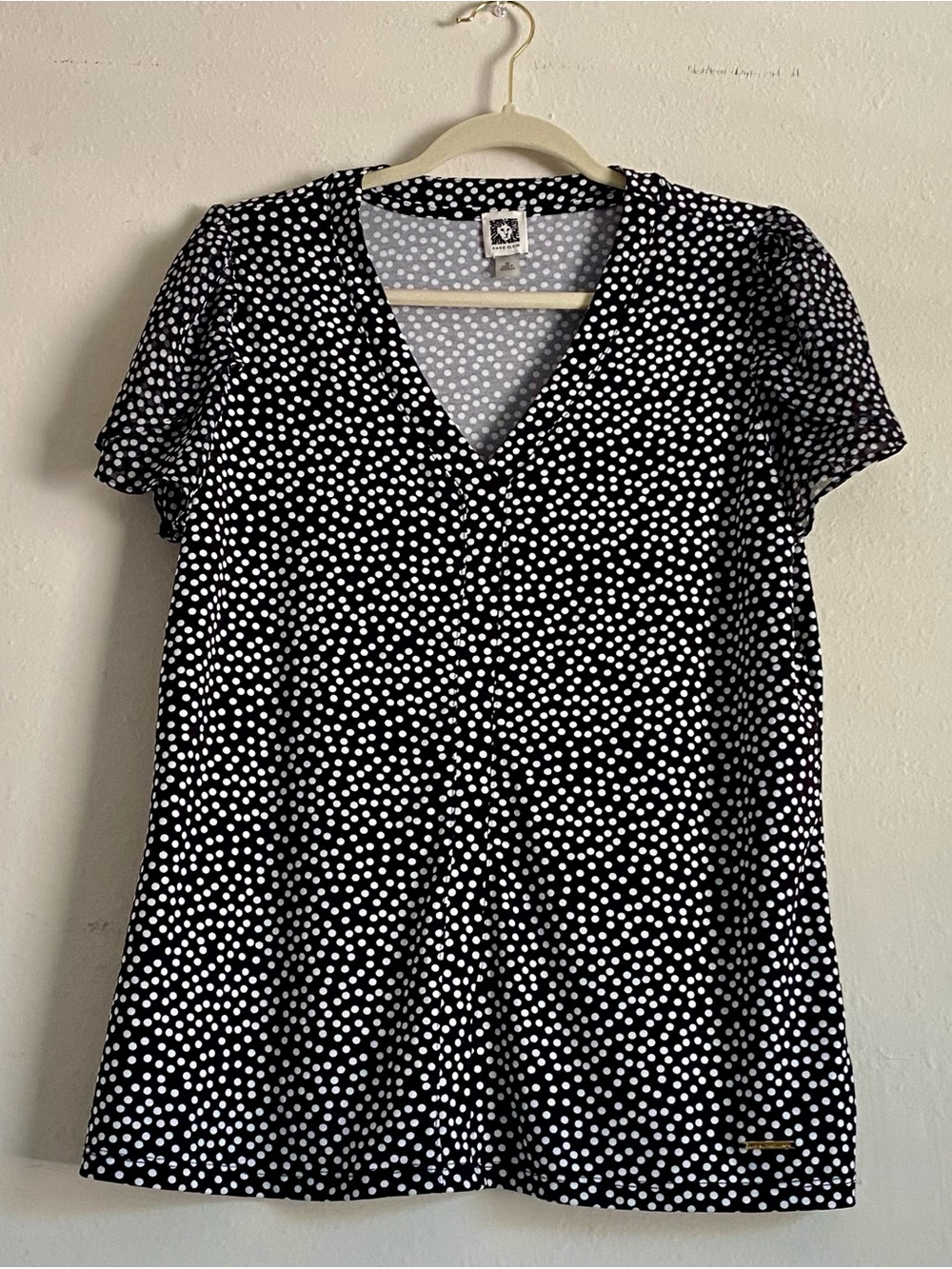 Anne Klein Black Polka Dot V-Neck Short Sleeve Top